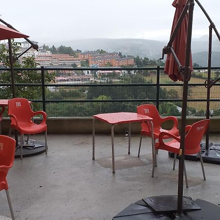 Albergue La Plaza Tineo Exterior photo